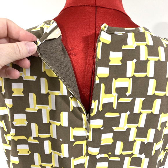 Banana Republic Size L Sleeveless Fitted Tank Blouse Zip Back Tan Yellow White - Picture 6 of 9